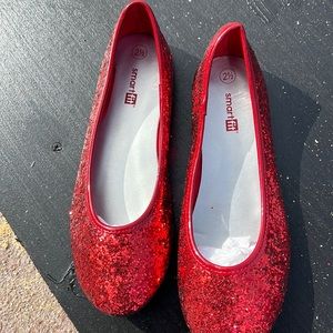 Red girls flat shoes
